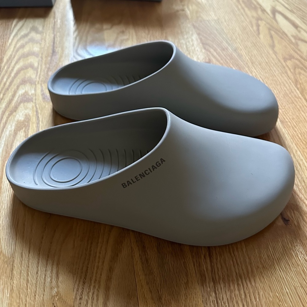Balenciaga Clog Pool Slide men’s size 44. Like New